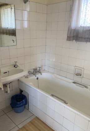 Kroonstad, 5 Bedrooms Bedrooms, ,3 BathroomsBathrooms,House,For Sale,1167