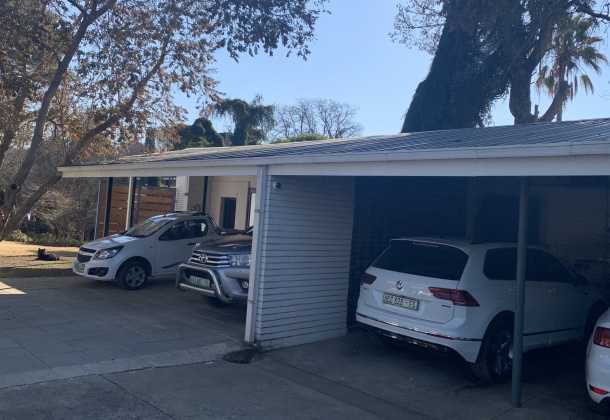 Kroonstad, 5 Bedrooms Bedrooms, ,3 BathroomsBathrooms,House,For Sale,1167