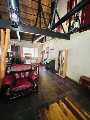 Kroonstad, 4 Bedrooms Bedrooms, ,2 BathroomsBathrooms,House,For Sale,1367