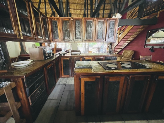 Kroonstad, 4 Bedrooms Bedrooms, ,2 BathroomsBathrooms,House,For Sale,1367