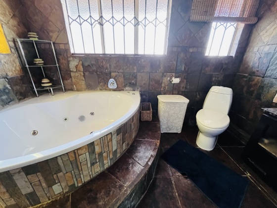 Kroonstad, 4 Bedrooms Bedrooms, ,2 BathroomsBathrooms,House,For Sale,1367