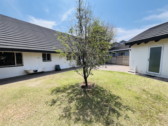 Kroonstad, 4 Bedrooms Bedrooms, ,2 BathroomsBathrooms,House,For Sale,1367