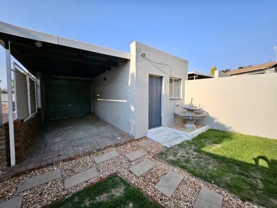 Kroonstad, 3 Bedrooms Bedrooms, ,2 BathroomsBathrooms,Townhouse,For Sale,1370