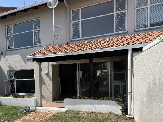 Kroonstad, 3 Bedrooms Bedrooms, ,2 BathroomsBathrooms,Townhouse,For Sale,1370