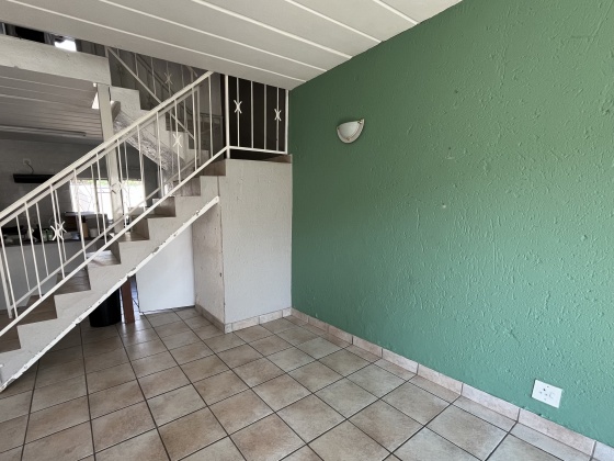 Kroonstad, 3 Bedrooms Bedrooms, ,2 BathroomsBathrooms,Townhouse,For Sale,1370