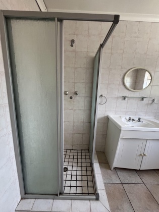 Kroonstad, 3 Bedrooms Bedrooms, ,2 BathroomsBathrooms,Townhouse,For Sale,1370