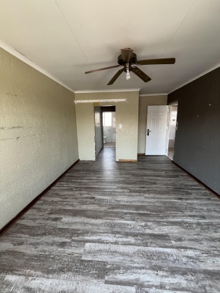 Kroonstad, 3 Bedrooms Bedrooms, ,2 BathroomsBathrooms,Townhouse,For Sale,1370
