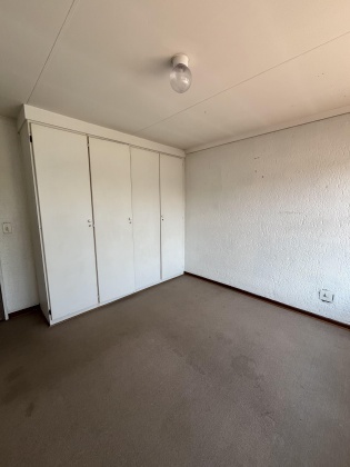 Kroonstad, 3 Bedrooms Bedrooms, ,2 BathroomsBathrooms,Townhouse,For Sale,1370