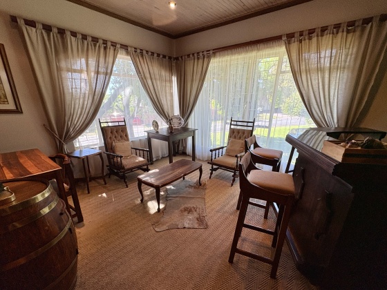 Kroonstad, 5 Bedrooms Bedrooms, ,3 BathroomsBathrooms,House,For Sale,1373