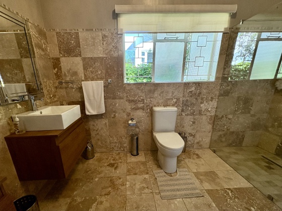 Kroonstad, 5 Bedrooms Bedrooms, ,3 BathroomsBathrooms,House,For Sale,1373