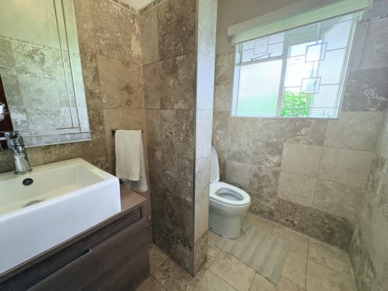 Kroonstad, 5 Bedrooms Bedrooms, ,3 BathroomsBathrooms,House,For Sale,1373