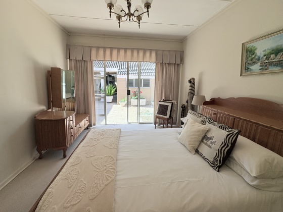 Kroonstad, 5 Bedrooms Bedrooms, ,3 BathroomsBathrooms,House,For Sale,1373
