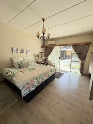 Kroonstad, 5 Bedrooms Bedrooms, ,3 BathroomsBathrooms,House,For Sale,1373