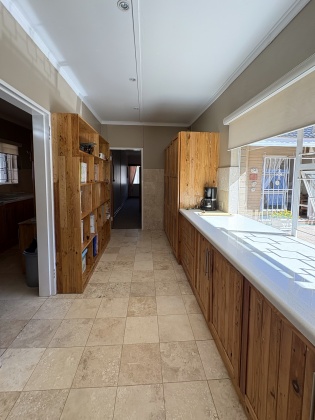 Kroonstad, 5 Bedrooms Bedrooms, ,3 BathroomsBathrooms,House,For Sale,1373