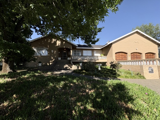 Kroonstad, 5 Bedrooms Bedrooms, ,3 BathroomsBathrooms,House,For Sale,1373