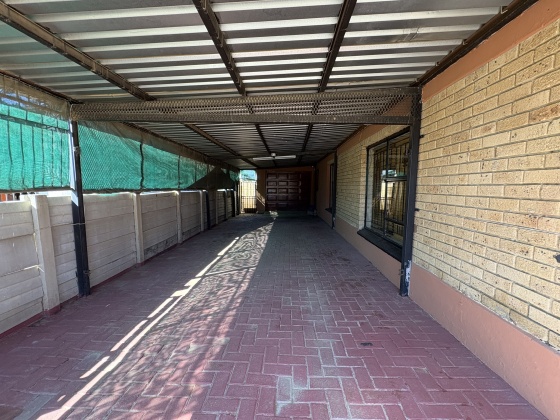 Kroonstad, 3 Bedrooms Bedrooms, ,1 BathroomBathrooms,House,For Sale,1417