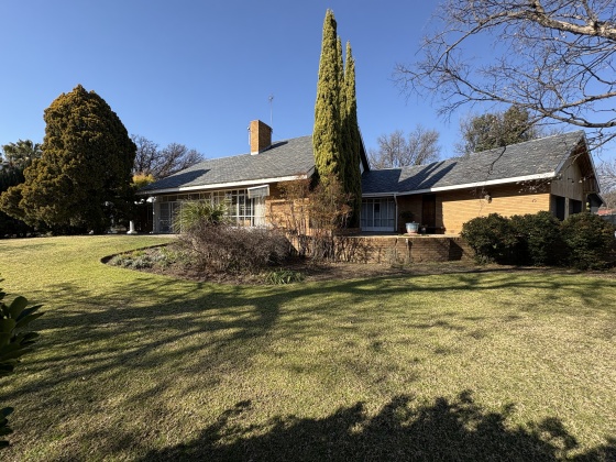Kroonstad, 4 Bedrooms Bedrooms, ,2 BathroomsBathrooms,House,For Sale,1442