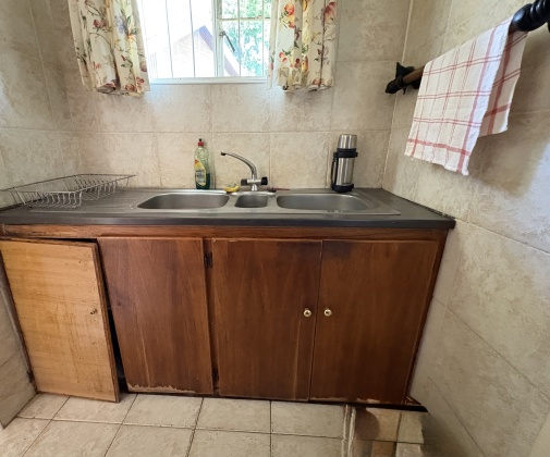 Kroonstad, 4 Bedrooms Bedrooms, ,2 BathroomsBathrooms,House,For Sale,1442