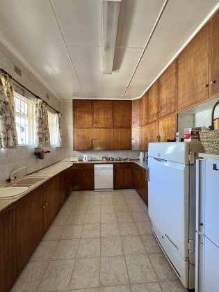 Kroonstad, 4 Bedrooms Bedrooms, ,2 BathroomsBathrooms,House,For Sale,1442
