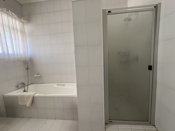 Kroonstad, 4 Bedrooms Bedrooms, ,2 BathroomsBathrooms,House,For Sale,1442