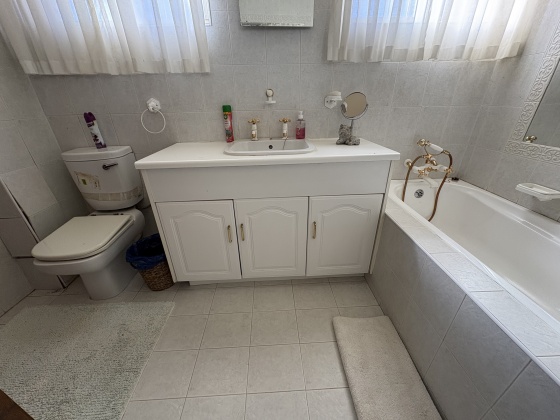 Kroonstad, 4 Bedrooms Bedrooms, ,2 BathroomsBathrooms,House,For Sale,1442