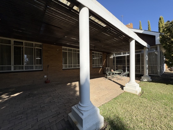 Kroonstad, 4 Bedrooms Bedrooms, ,2 BathroomsBathrooms,House,For Sale,1442
