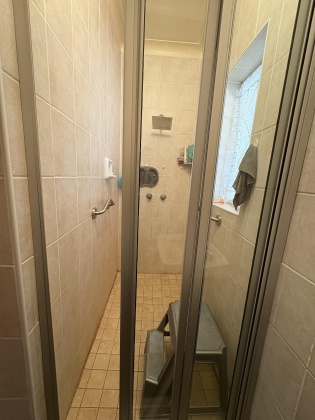 Kroonstad, 4 Bedrooms Bedrooms, ,3 BathroomsBathrooms,House,For Sale,1449