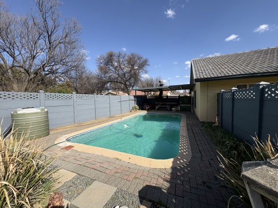 Kroonstad, 4 Bedrooms Bedrooms, ,3 BathroomsBathrooms,House,For Sale,1449