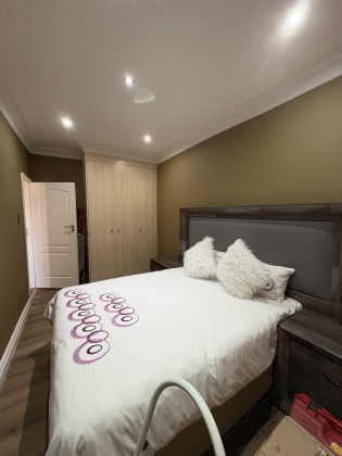 Kroonstad, 3 Bedrooms Bedrooms, ,2 BathroomsBathrooms,House,For Sale,1453