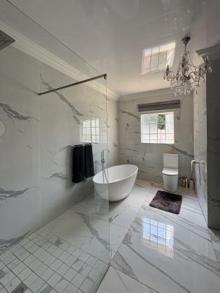 Kroonstad, 3 Bedrooms Bedrooms, ,2 BathroomsBathrooms,House,For Sale,1453