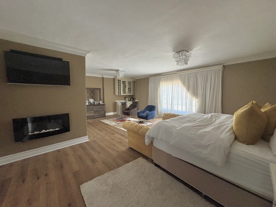 Kroonstad, 3 Bedrooms Bedrooms, ,2 BathroomsBathrooms,House,For Sale,1453