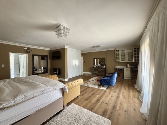 Kroonstad, 3 Bedrooms Bedrooms, ,2 BathroomsBathrooms,House,For Sale,1453