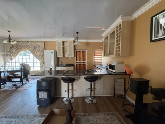 Kroonstad, 3 Bedrooms Bedrooms, ,2 BathroomsBathrooms,House,For Sale,1453