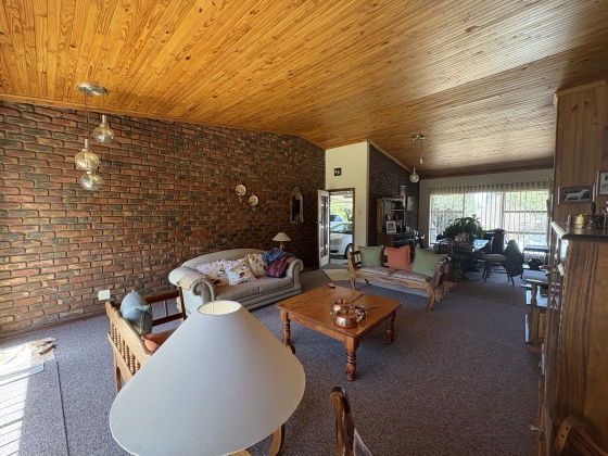 Kroonstad, 3 Bedrooms Bedrooms, ,2 BathroomsBathrooms,House,For Sale,1460