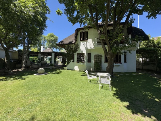 Kroonstad, 4 Bedrooms Bedrooms, ,House,For Sale,1462