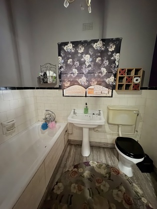 Kroonstad, 3 Bedrooms Bedrooms, ,1 BathroomBathrooms,House,For Sale,1468