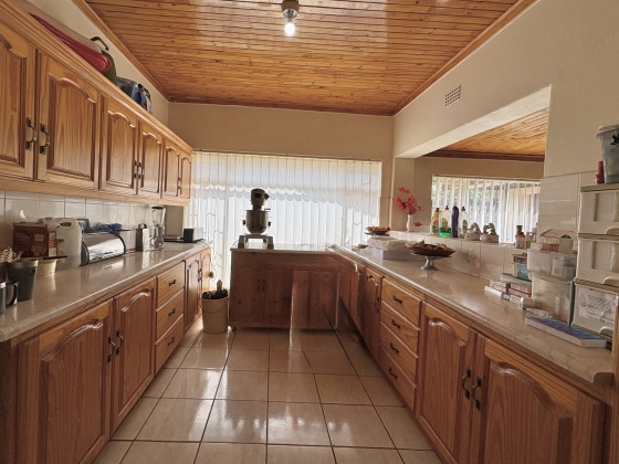 Kroonstad, 4 Bedrooms Bedrooms, ,2 BathroomsBathrooms,House,For Sale,1469