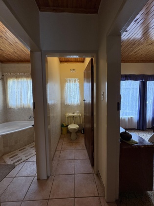 Kroonstad, 4 Bedrooms Bedrooms, ,2 BathroomsBathrooms,House,For Sale,1469