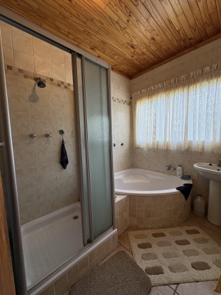 Kroonstad, 4 Bedrooms Bedrooms, ,2 BathroomsBathrooms,House,For Sale,1469