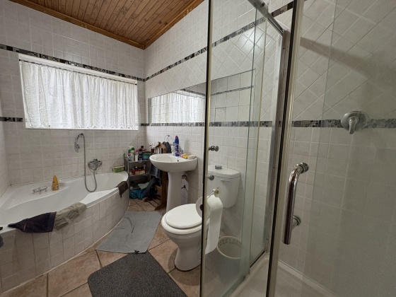 Kroonstad, 4 Bedrooms Bedrooms, ,2 BathroomsBathrooms,House,For Sale,1469