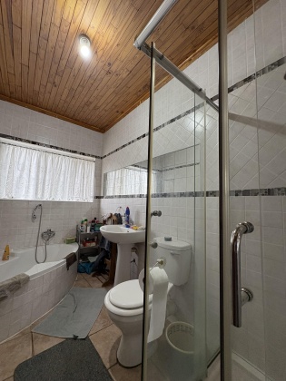 Kroonstad, 4 Bedrooms Bedrooms, ,2 BathroomsBathrooms,House,For Sale,1469