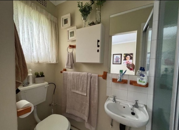 Kroonstad, 6 Bedrooms Bedrooms, ,3 BathroomsBathrooms,House,For Sale,1473