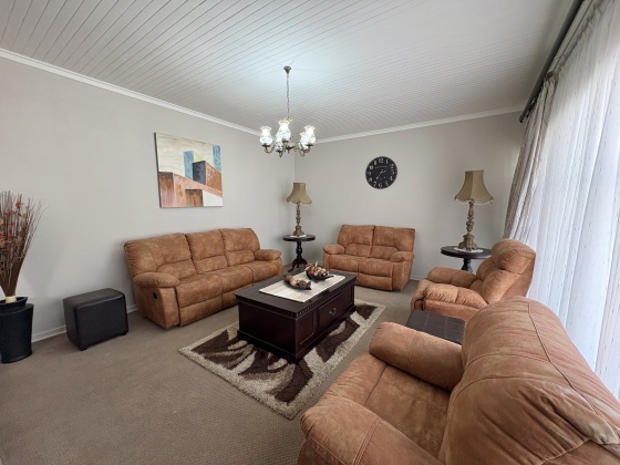 Kroonstad, 6 Bedrooms Bedrooms, ,3 BathroomsBathrooms,House,For Sale,1473