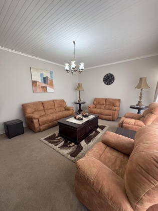 Kroonstad, 6 Bedrooms Bedrooms, ,3 BathroomsBathrooms,House,For Sale,1473