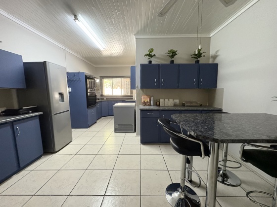 Kroonstad, 6 Bedrooms Bedrooms, ,3 BathroomsBathrooms,House,For Sale,1473