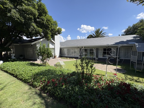 Kroonstad, 6 Bedrooms Bedrooms, ,3 BathroomsBathrooms,House,For Sale,1473