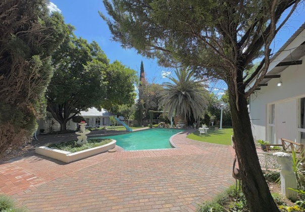 Kroonstad, 6 Bedrooms Bedrooms, ,3 BathroomsBathrooms,House,For Sale,1473