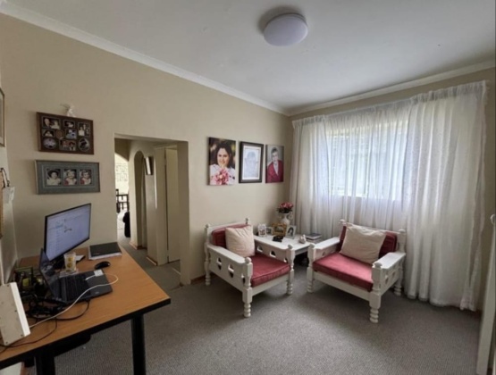 Kroonstad, 6 Bedrooms Bedrooms, ,3 BathroomsBathrooms,House,For Sale,1473