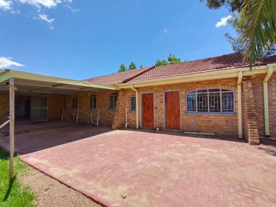 Kroonstad, 4 Bedrooms Bedrooms, 0 ,3 BathroomsBathrooms,House,For Sale,0,1488
