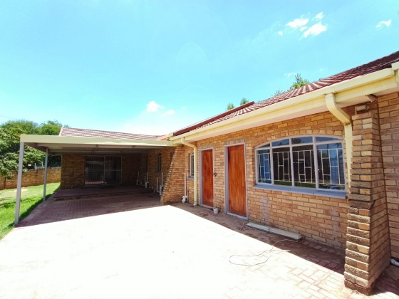 Kroonstad, 4 Bedrooms Bedrooms, 0 ,3 BathroomsBathrooms,House,For Sale,0,1488